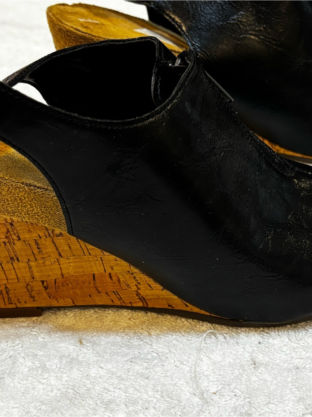 Almost Brand New Wedges By Aerosoles - SZ 7M - Wedge Height 3.5 Inches - box 12 - Picture 3 of 4
